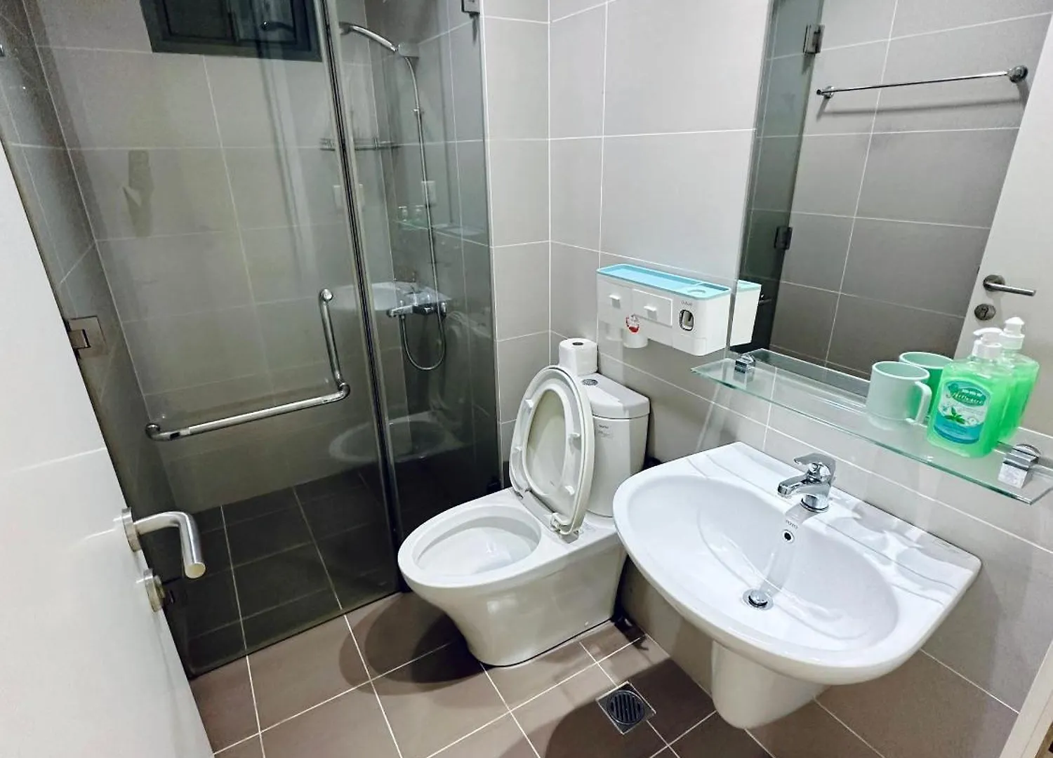 Apartment Masteri Thao Dien - 2 Bedroom Sunset View With Pool Gym Bbq - District 2 Ho Chi Minh City